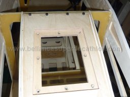 Towing hook (31)